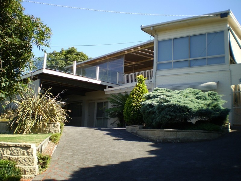 17 Ellerina Road, Mount Martha VIC 3934