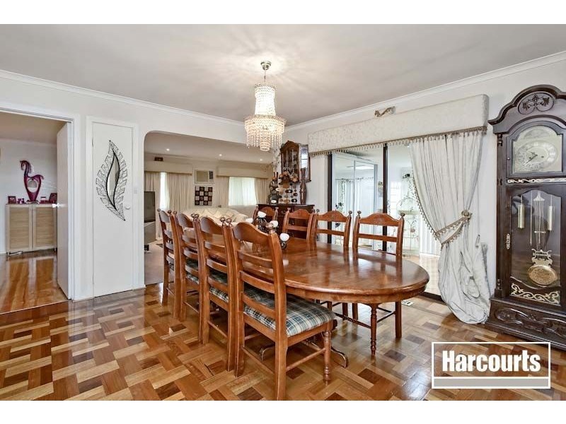 8 Lochalsh Court, Endeavour Hills VIC 3802