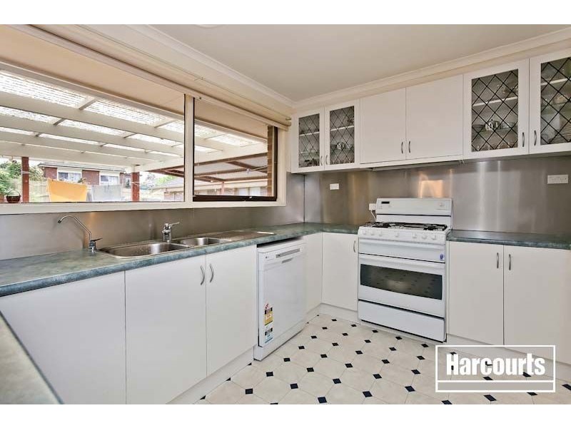 85 John Fawkner Drive, Endeavour Hills VIC 3802