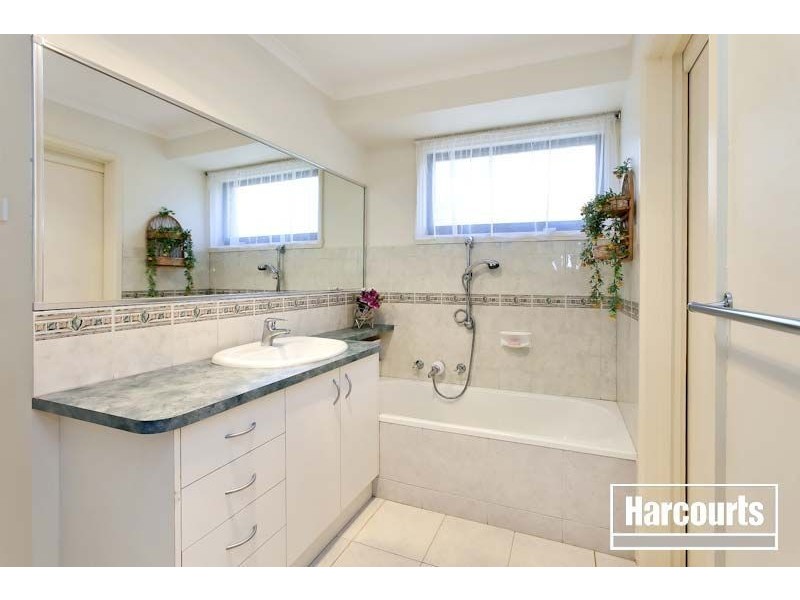 85 John Fawkner Drive, Endeavour Hills VIC 3802