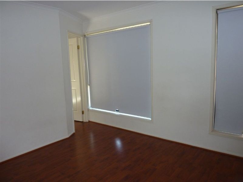 64 Willow Drive, Hampton Park VIC 3976