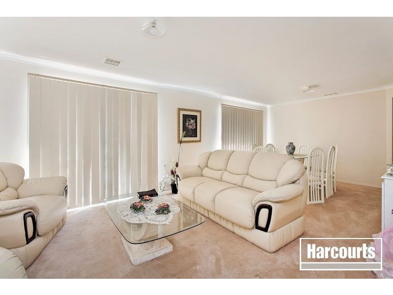 6 Oakland Drive, Hampton Park VIC 3976