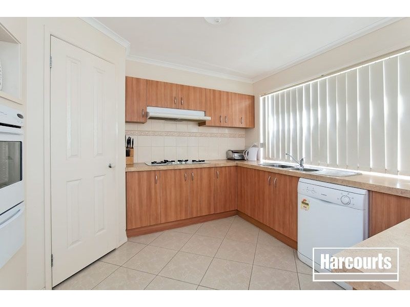 6 Oakland Drive, Hampton Park VIC 3976