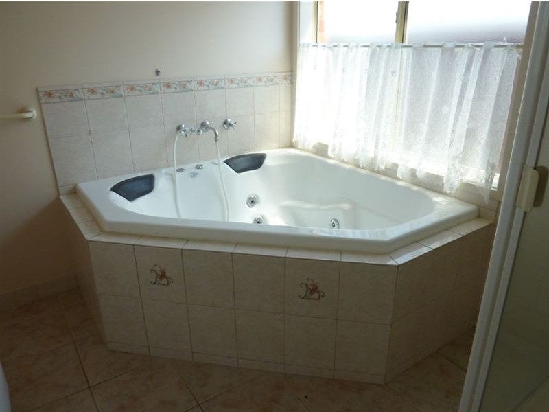 93 Hinrichsen Drive, Hallam VIC 3803