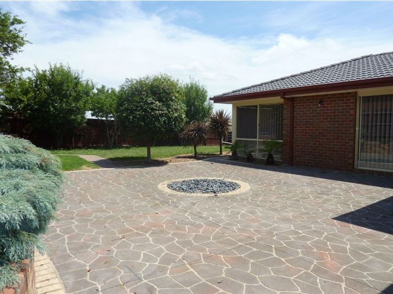 93 Hinrichsen Drive, Hallam VIC 3803