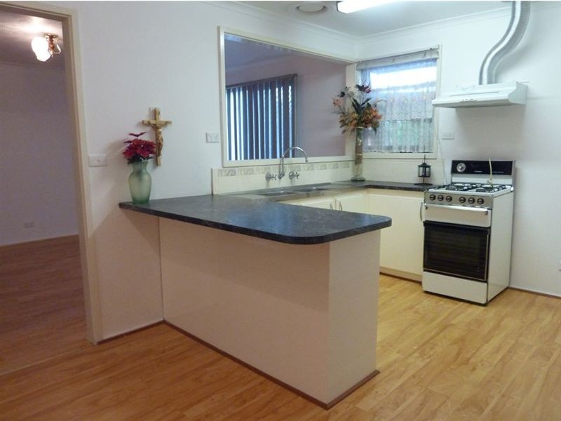 4 Hallam Road, Hampton Park VIC 3976