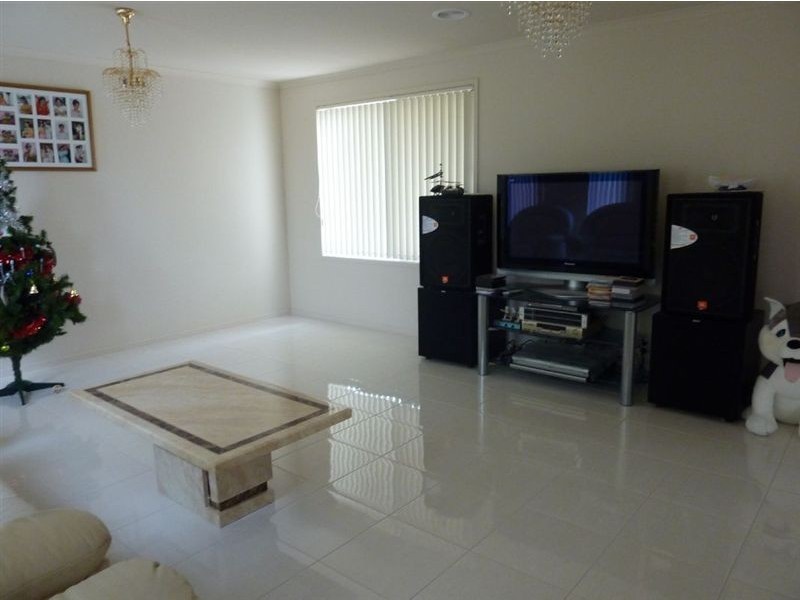 158 Rosebank Drive, Cranbourne North VIC 3977