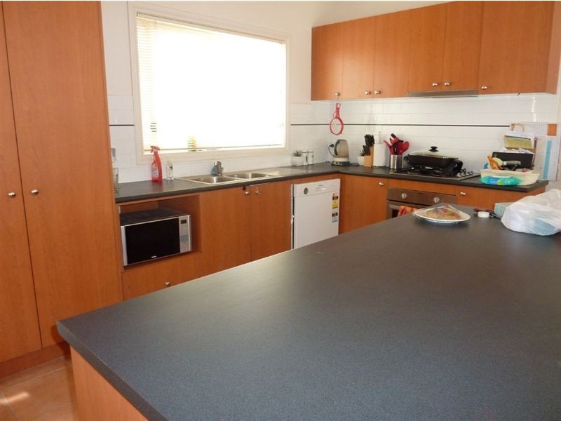 6 Boldrewood Place, Lynbrook VIC 3975