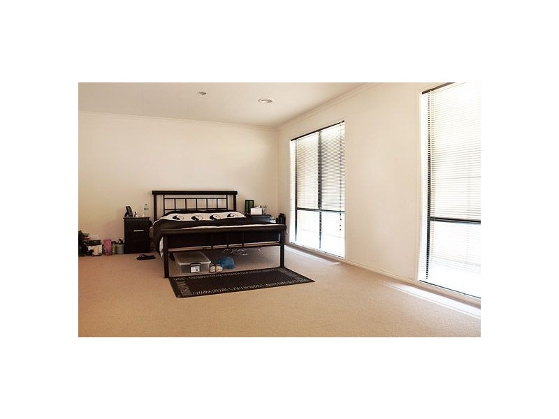 44 Silvercreek Drive, Lynbrook VIC 3975