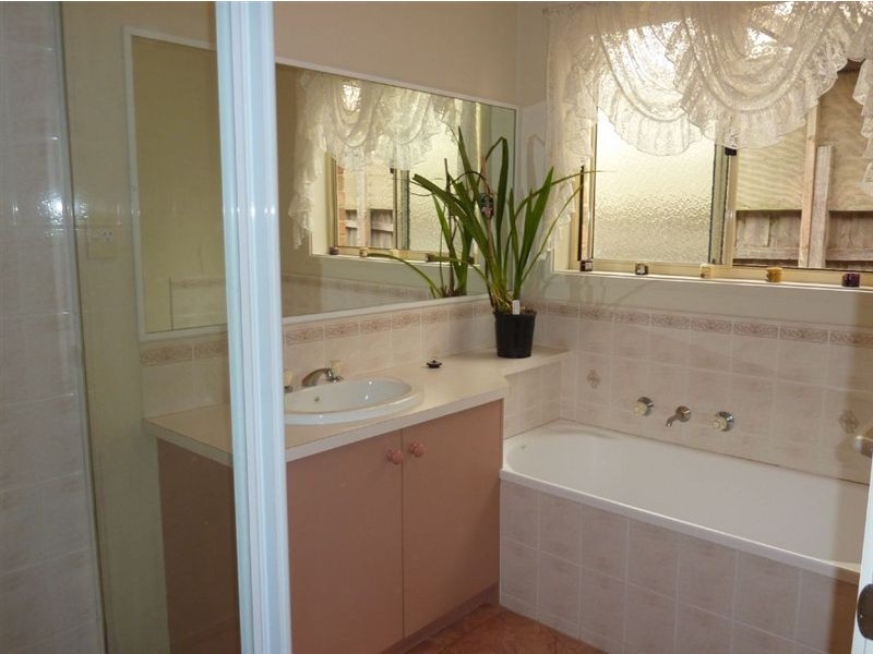 23 Jarryd Crescent, Berwick VIC 3806