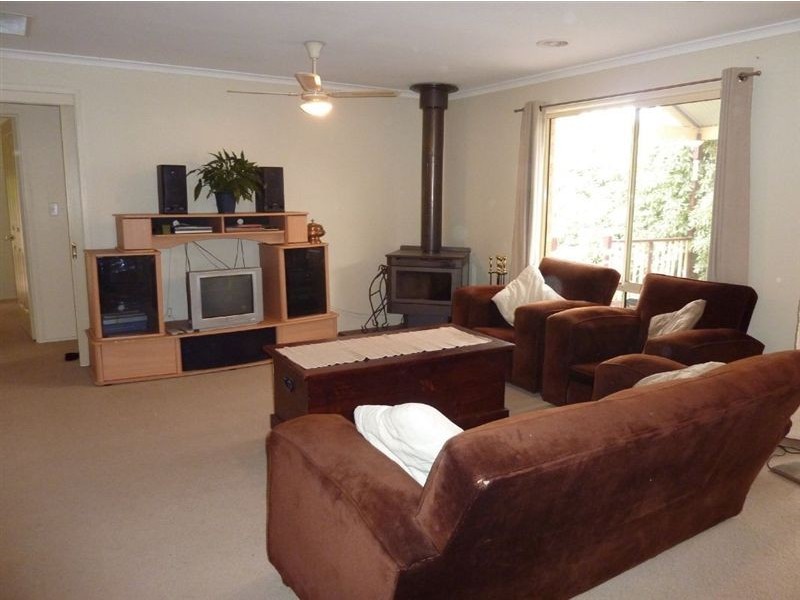 23 Jarryd Crescent, Berwick VIC 3806