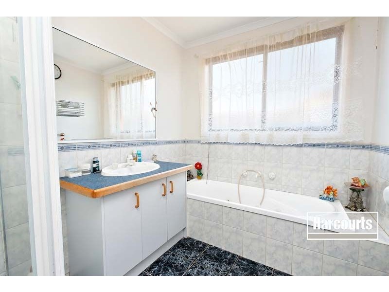 30 Kirkwood Crescent, Hampton Park VIC 3976