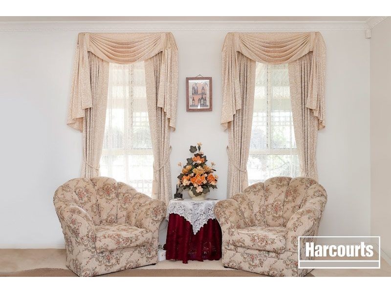 94 Hutchinson Drive, Lynbrook VIC 3975