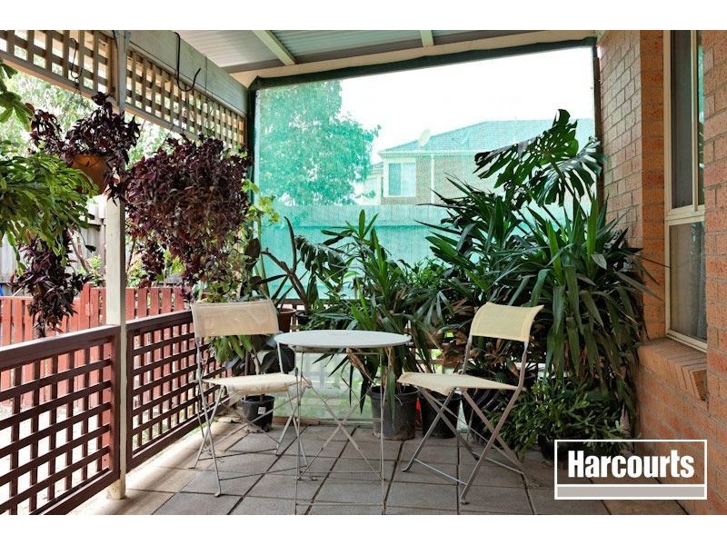 94 Hutchinson Drive, Lynbrook VIC 3975