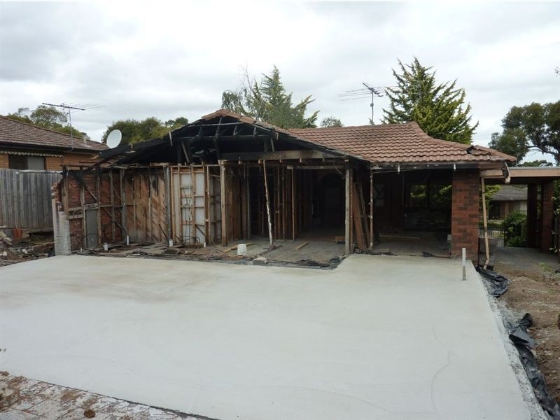 13 The Grange, Hampton Park VIC 3976