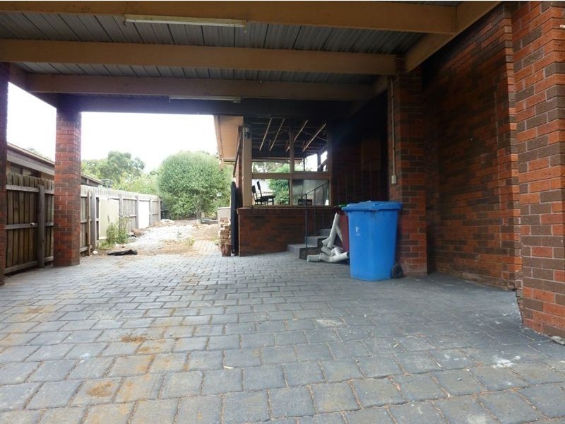 13 The Grange, Hampton Park VIC 3976