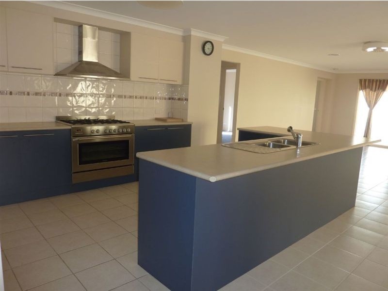 34 Franklin Parade, Lynbrook VIC 3975