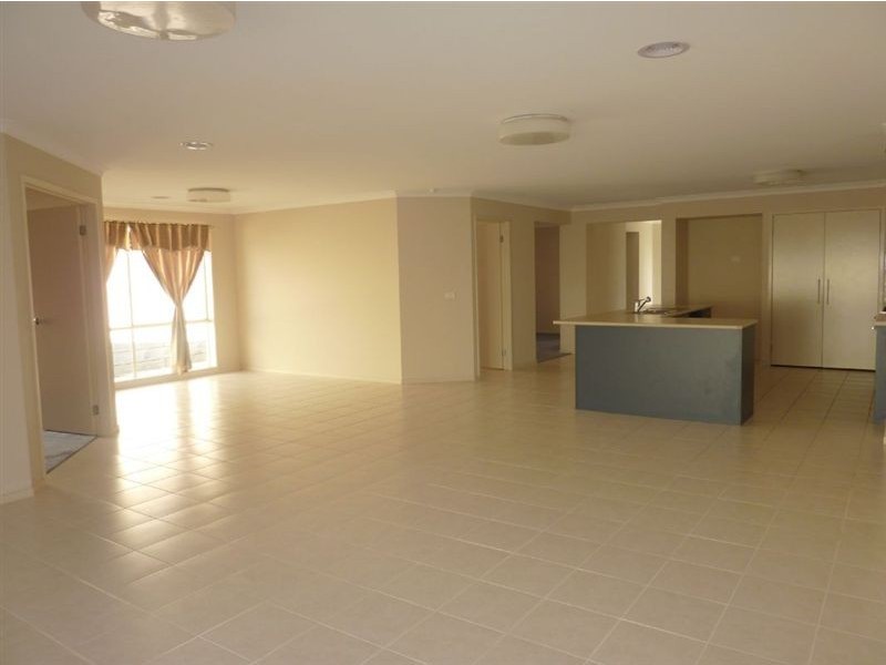 34 Franklin Parade, Lynbrook VIC 3975