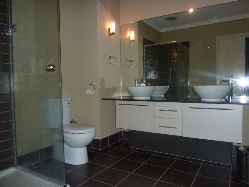 27 Locky Grove, Lyndhurst VIC 3975