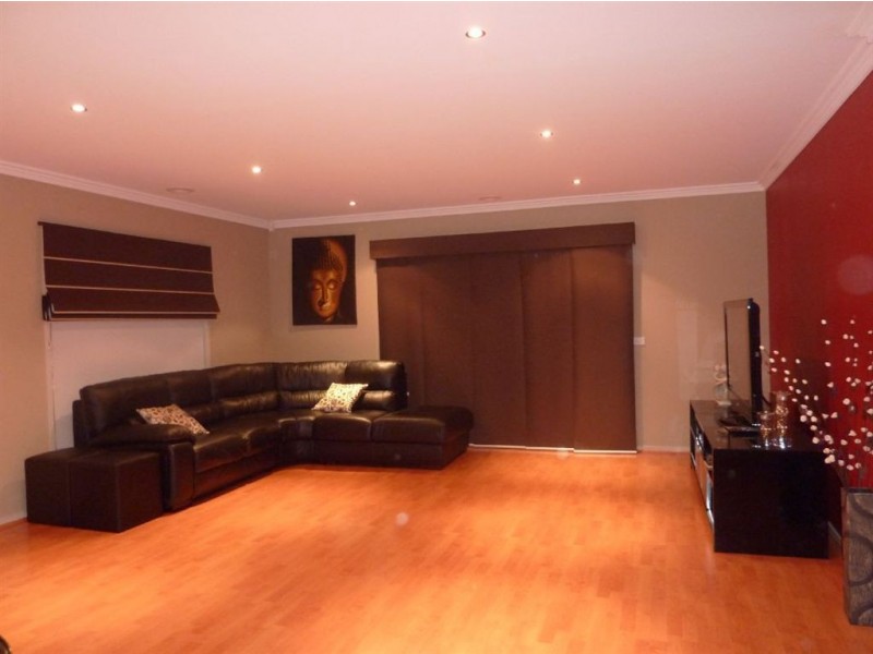 27 Locky Grove, Lyndhurst VIC 3975