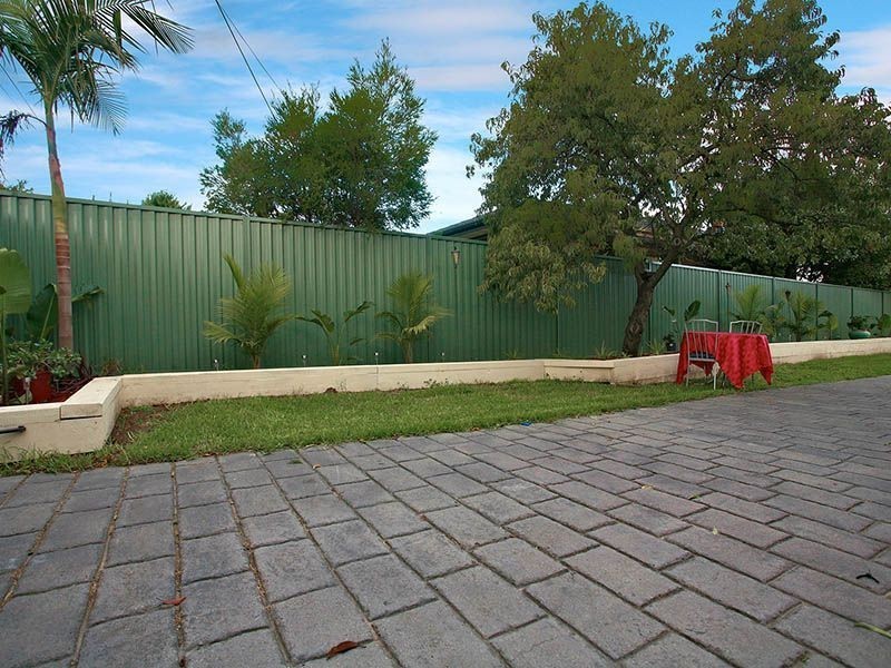 2 Hallam Road, Hampton Park VIC 3976