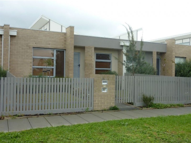 182a Paterson Drive, Lynbrook VIC 3975