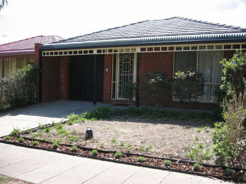 62 Gilmore Crescent, Lynbrook VIC 3975