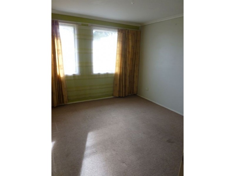 65 Oaktree Drive, Hampton Park VIC 3976