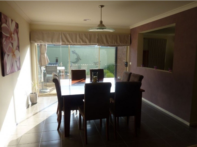 16 Wattle Valley Close, Lyndhurst VIC 3975