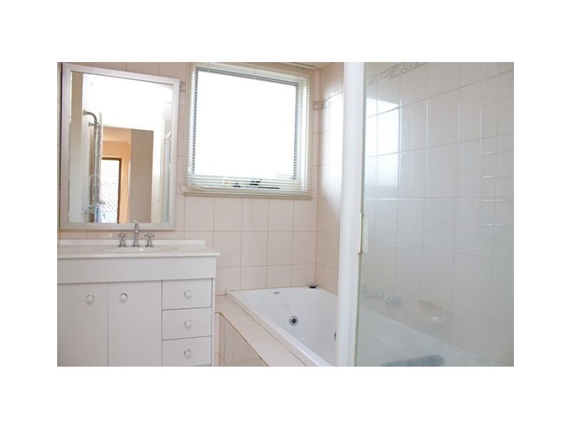 8 Canungra Close, Hampton Park VIC 3976