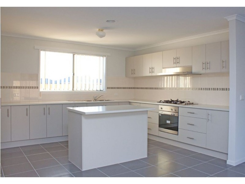 9 Tarragon Court, Lynbrook VIC 3975