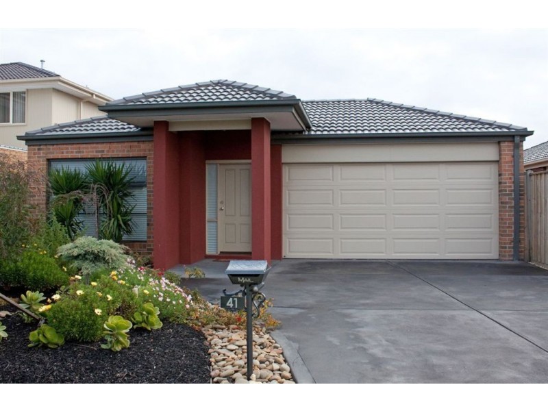 41 Bluemist Circuit, Lyndhurst VIC 3975