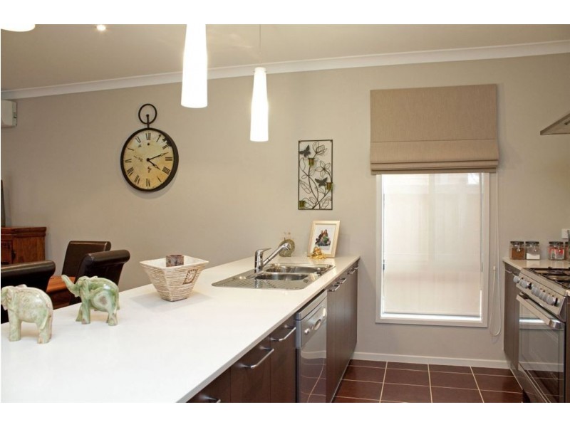 41 Bluemist Circuit, Lyndhurst VIC 3975