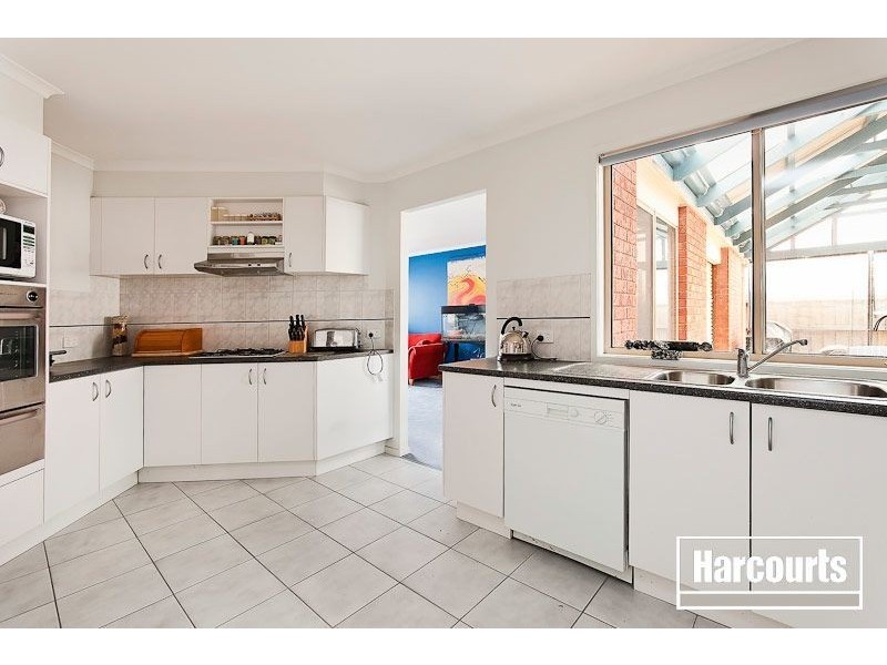 37 Henry Lawson Drive, Lynbrook VIC 3975