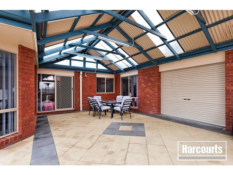 37 Henry Lawson Drive, Lynbrook VIC 3975