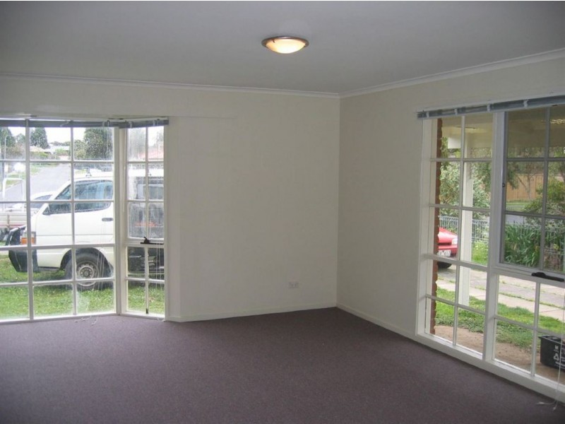 8 Verona Drive, Hampton Park VIC 3976