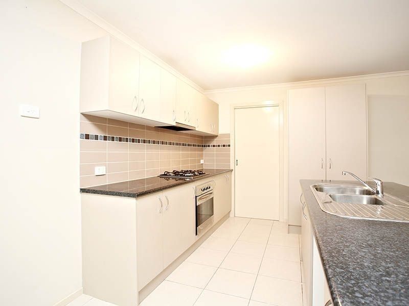 8 Desert Rose Court, Cranbourne North VIC 3977