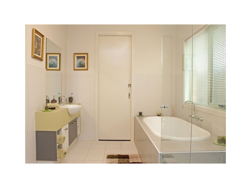 21 Moreton Bay Boulevard, Lyndhurst VIC 3975