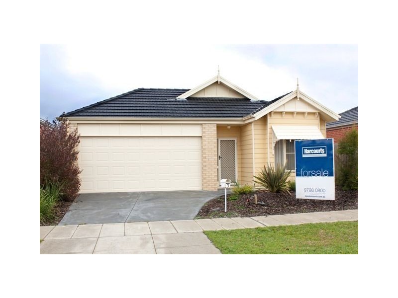 6 Boldrewood Place, Lynbrook VIC 3975