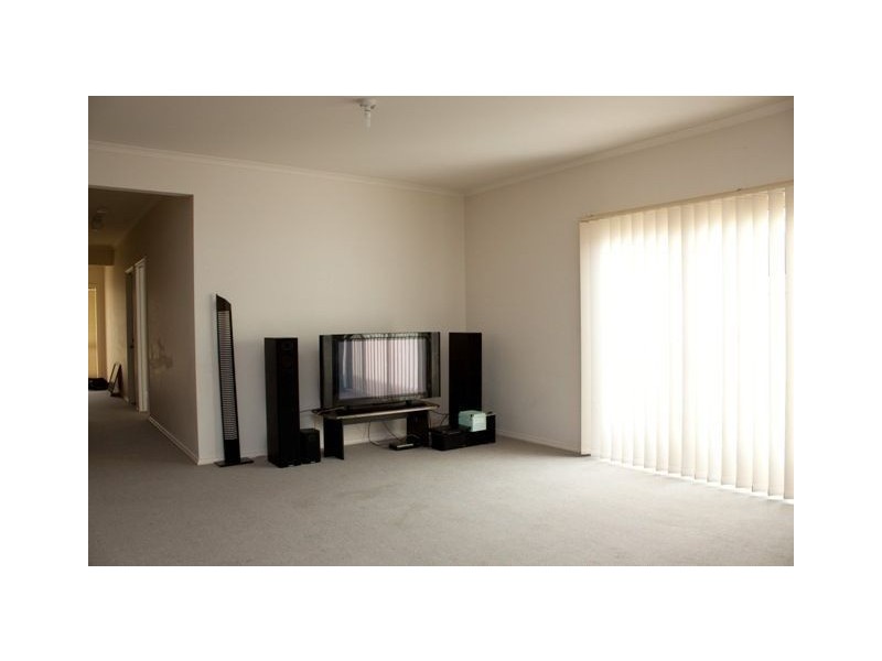 6 Boldrewood Place, Lynbrook VIC 3975