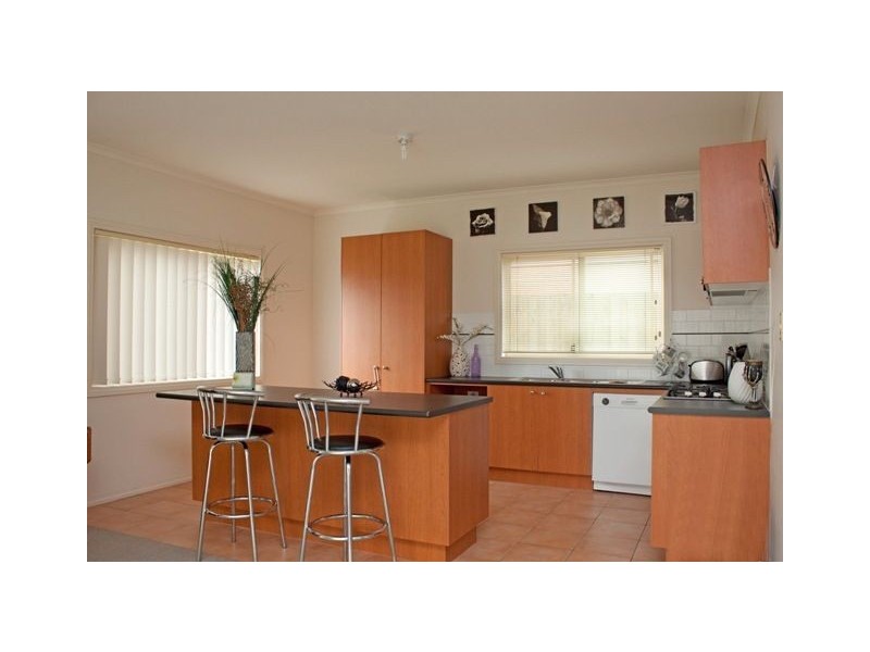 6 Boldrewood Place, Lynbrook VIC 3975