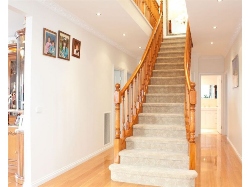 24 Highland Drive, Pakenham VIC 3810