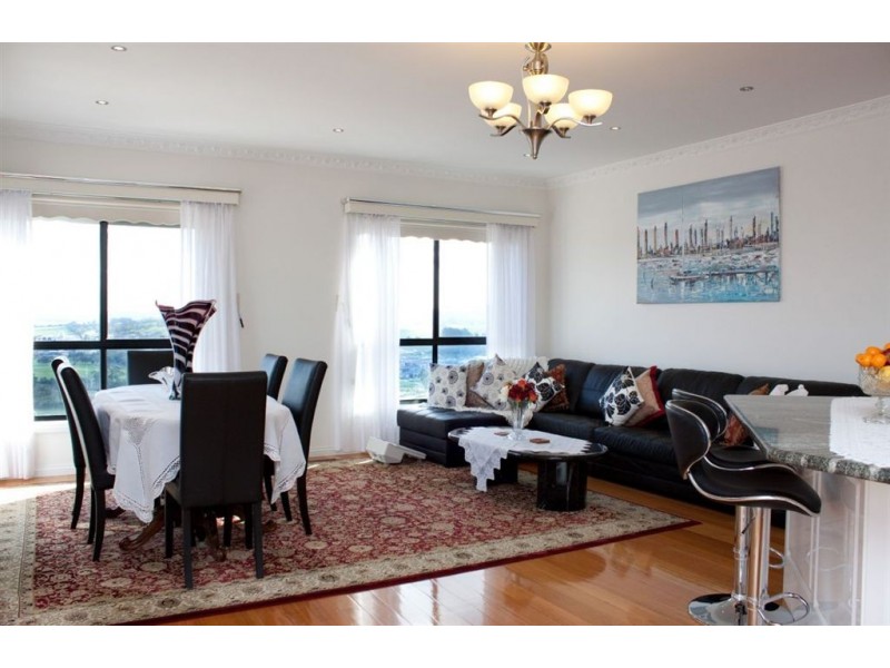 24 Highland Drive, Pakenham VIC 3810