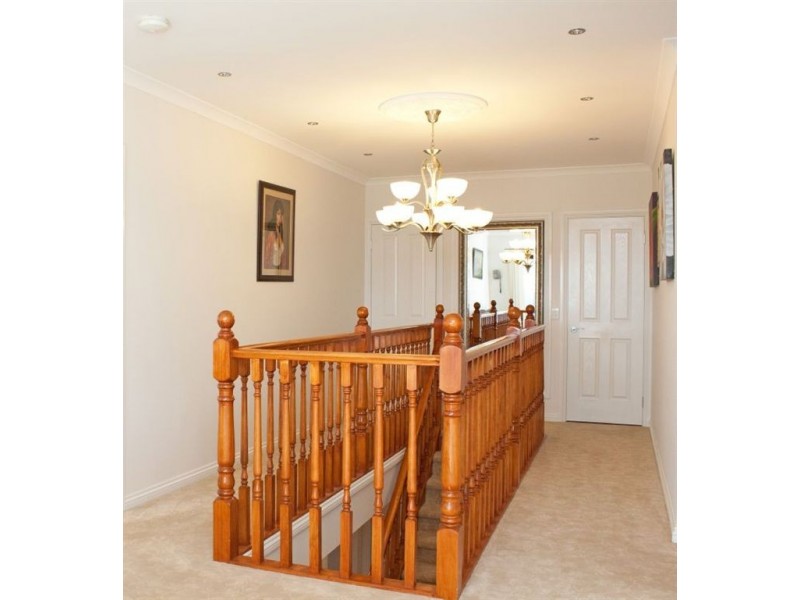 24 Highland Drive, Pakenham VIC 3810