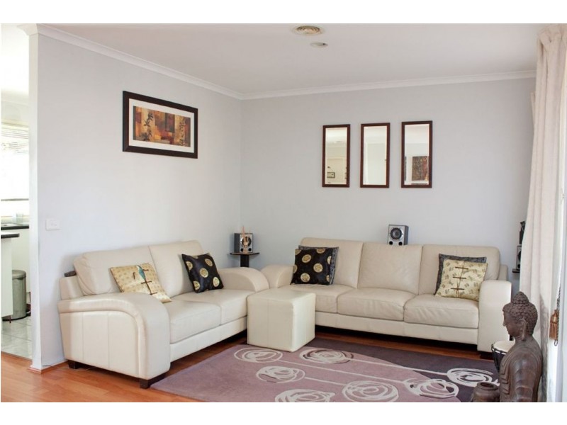 20 Henry Lawson Drive, Lynbrook VIC 3975