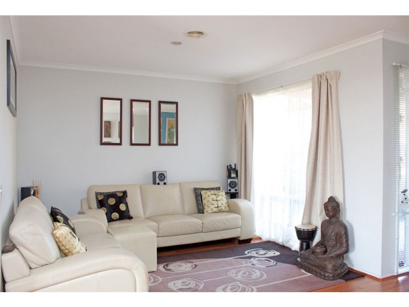 20 Henry Lawson Drive, Lynbrook VIC 3975