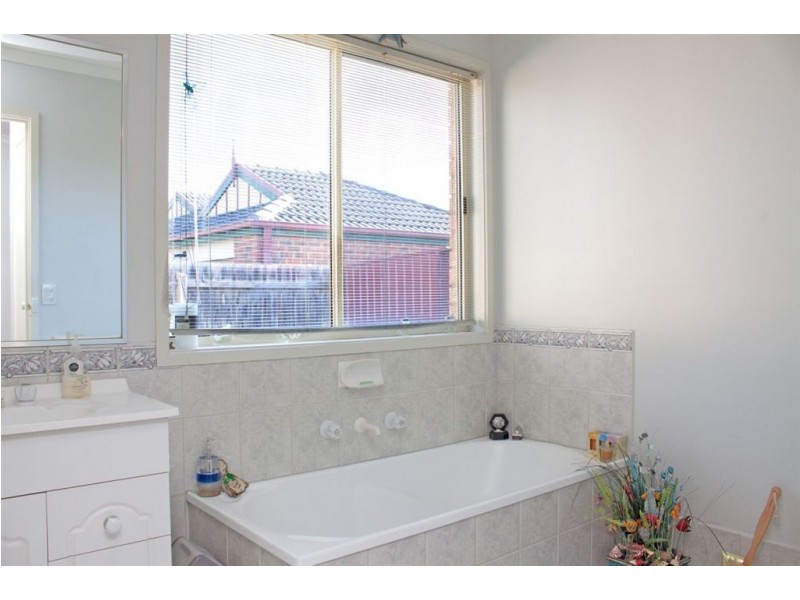 20 Henry Lawson Drive, Lynbrook VIC 3975