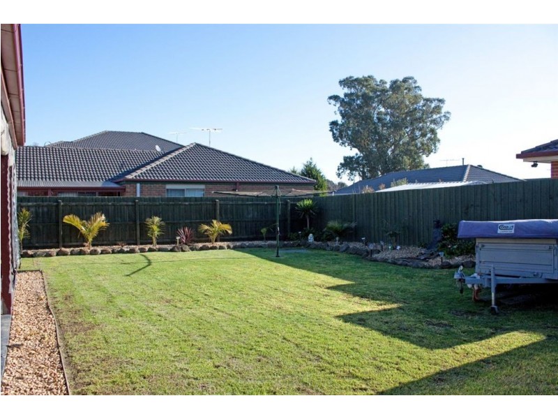 20 Henry Lawson Drive, Lynbrook VIC 3975