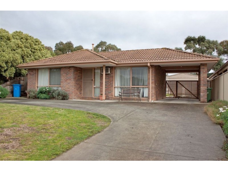 18 Mollisons Hill, Hampton Park VIC 3976