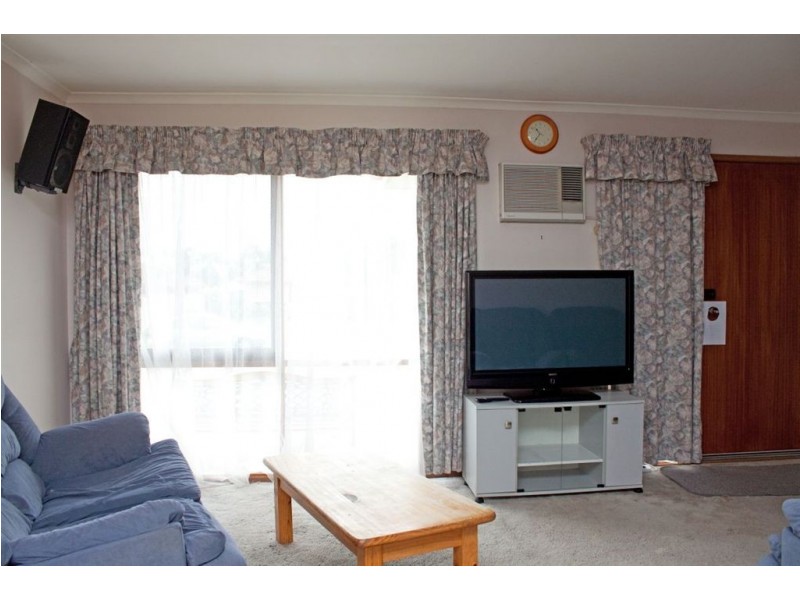 18 Mollisons Hill, Hampton Park VIC 3976